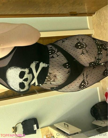 Vampirerot nude leaked OnlyFans photo #3