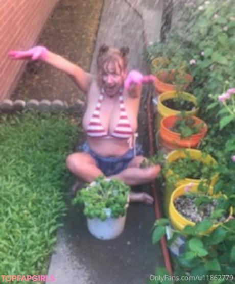 Julie nude leaked OnlyFans photo #10
