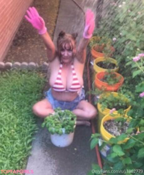 Julie nude leaked OnlyFans photo #11