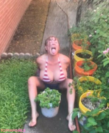Julie nude leaked OnlyFans photo #9