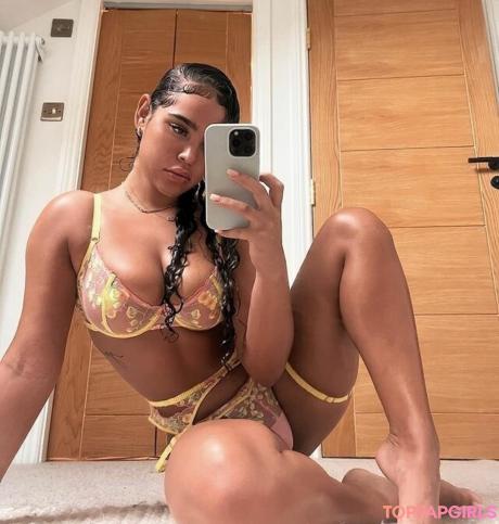 Malaika nude leaked OnlyFans photo #93