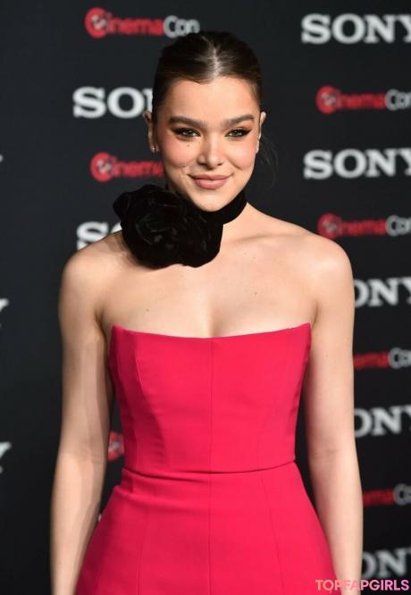 Hailee nude leaked OnlyFans photo #948