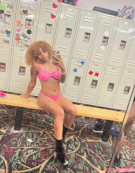 Ashhdabrattt nude leaked OnlyFans photo #12
