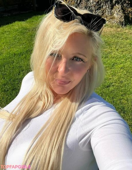 Julie nude leaked OnlyFans photo #126