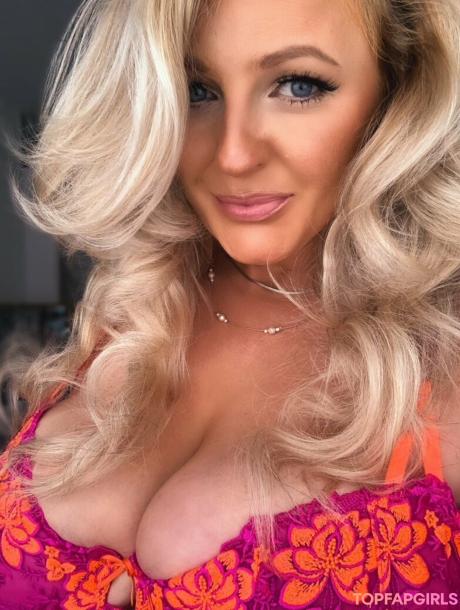 Julie nude leaked OnlyFans photo #13