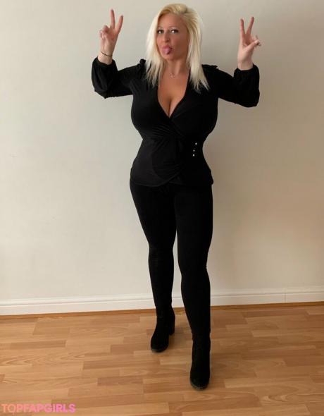 Julie nude leaked OnlyFans photo #155