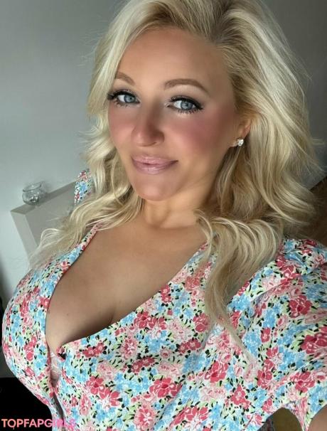 Julie nude leaked OnlyFans photo #2