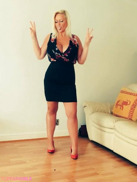 Julie nude leaked OnlyFans photo #26