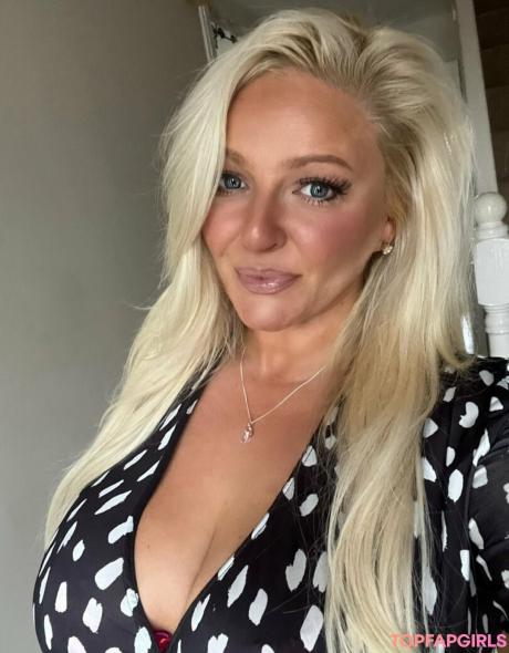 Julie nude leaked OnlyFans photo #40