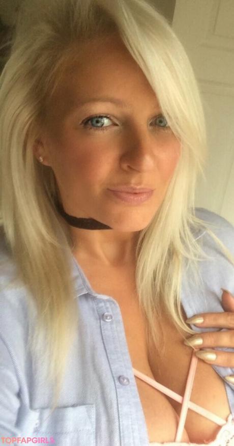 Julie nude leaked OnlyFans photo #61