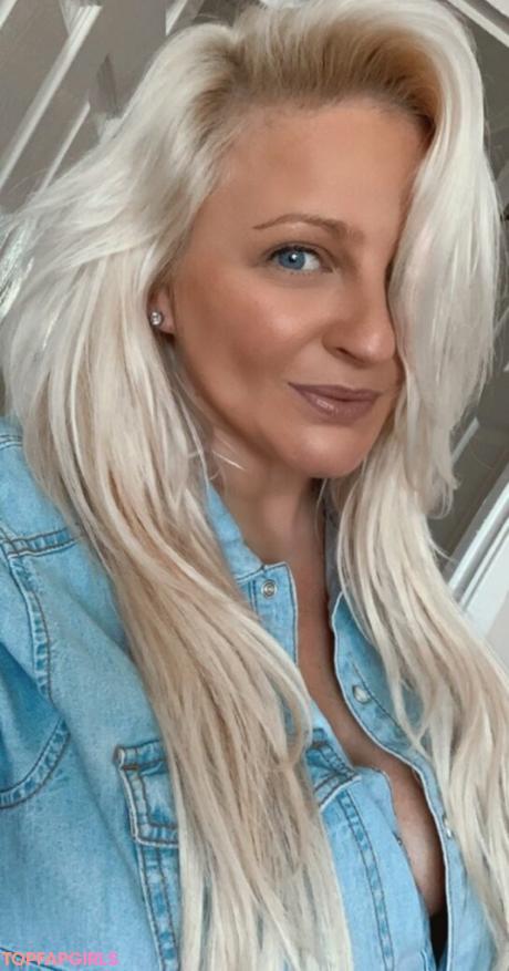 Julie nude leaked OnlyFans photo #78