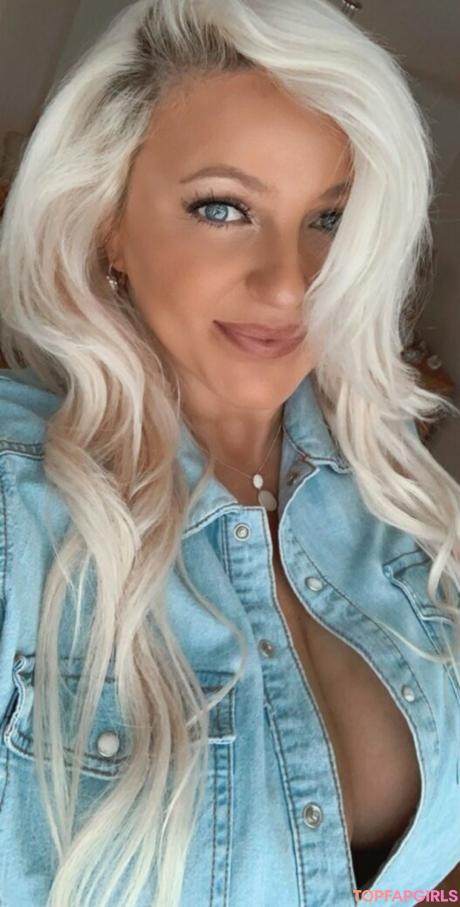 Julie nude leaked OnlyFans photo #87