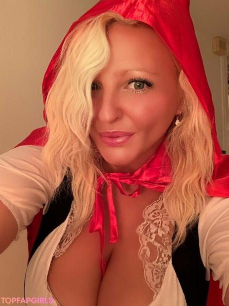 Julie nude leaked OnlyFans photo #93