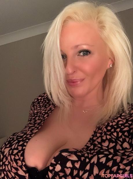Julie nude leaked OnlyFans photo #96