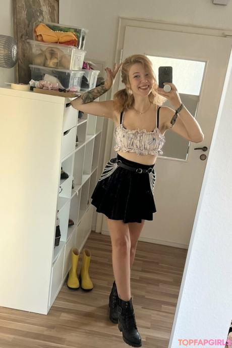 Vleafnin nude leaked OnlyFans photo #2