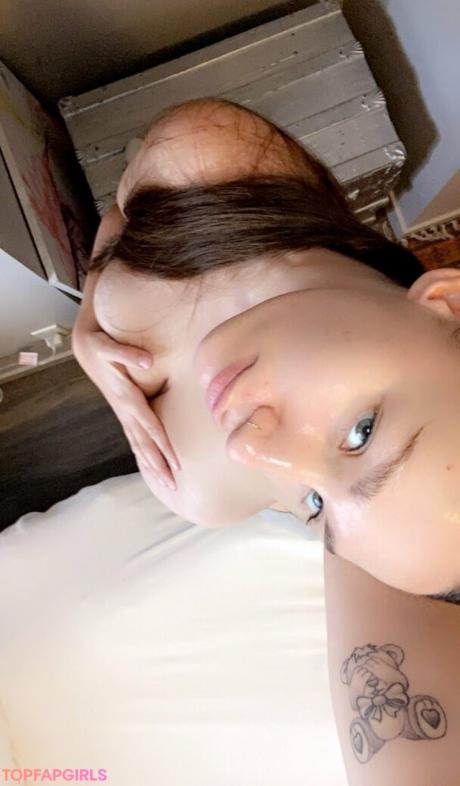 Ambzzzie nude leaked OnlyFans photo #33