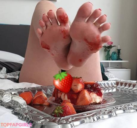 Deliciousdutchfeet nude leaked OnlyFans photo #9