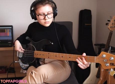 Juliaplaysgroove nude leaked OnlyFans photo #4