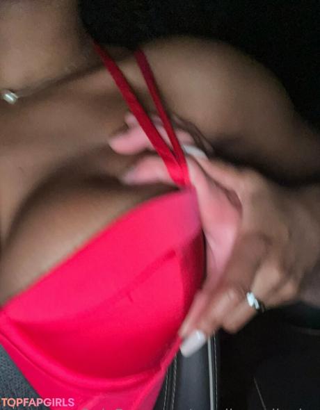 Carolinneoliveira nude leaked OnlyFans photo #1