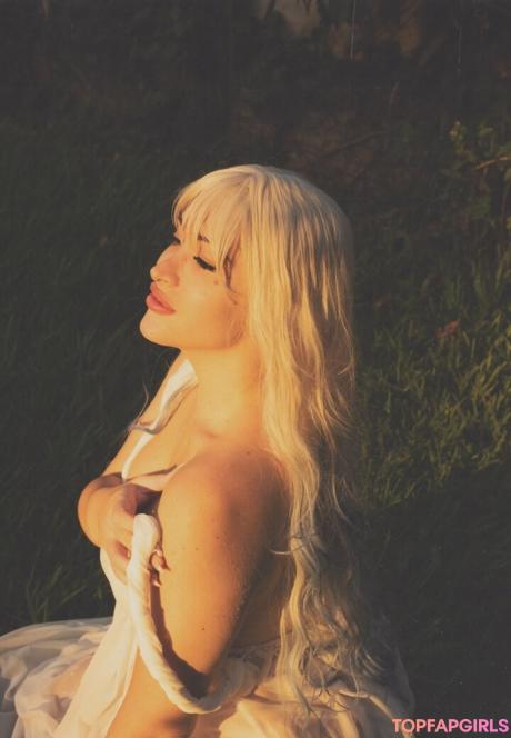 Queen nude leaked OnlyFans photo #2