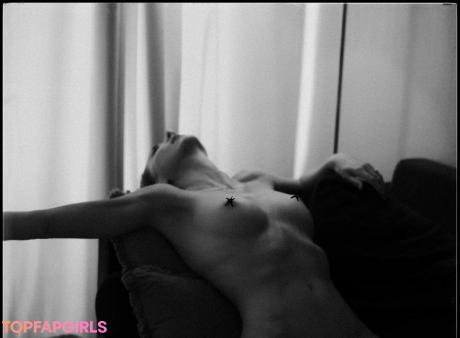 Niki nude leaked OnlyFans photo #13