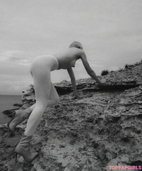 Niki nude leaked OnlyFans photo #20