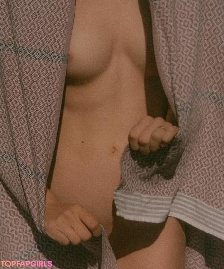 Niki nude leaked OnlyFans photo #4