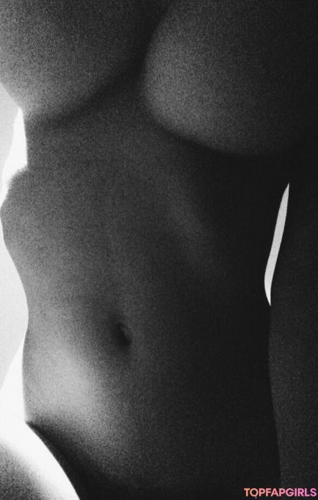 SpanishGrimes nude leaked OnlyFans photo #4