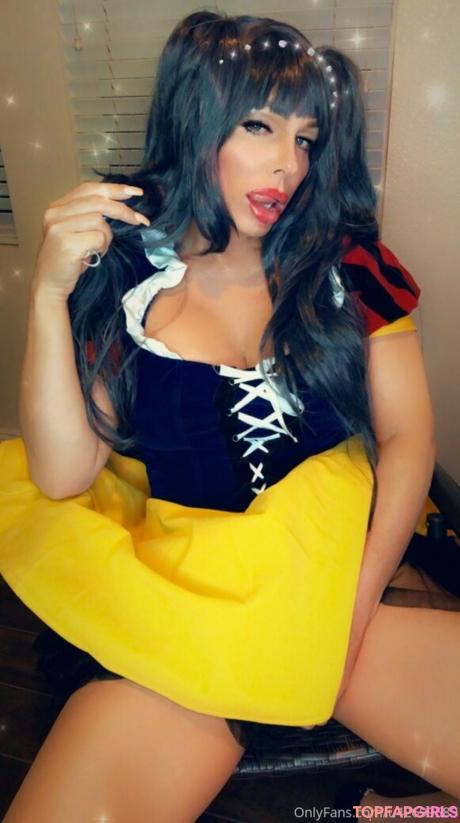 Nadiavalentine nude leaked OnlyFans photo #18