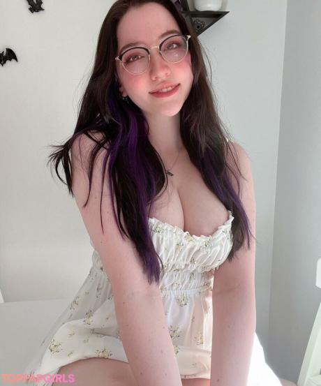 Maydarlingx nude leaked OnlyFans photo #3