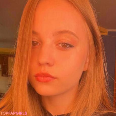 Dashenka18 nude leaked OnlyFans photo #7