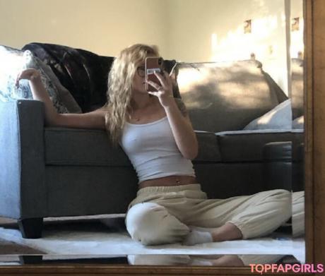 Annalovesbanana nude leaked OnlyFans photo #8