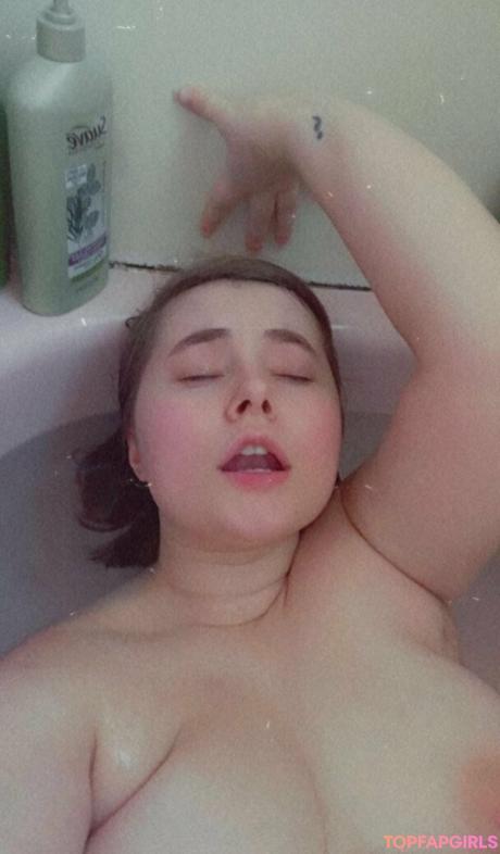 Galadrielevelyn nude leaked OnlyFans photo #8