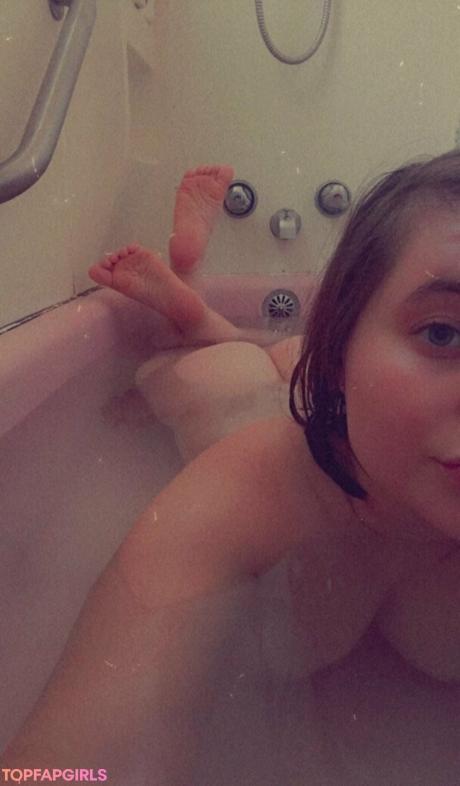 Galadrielevelyn nude leaked OnlyFans photo #9