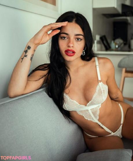 Juli nude leaked OnlyFans photo #11