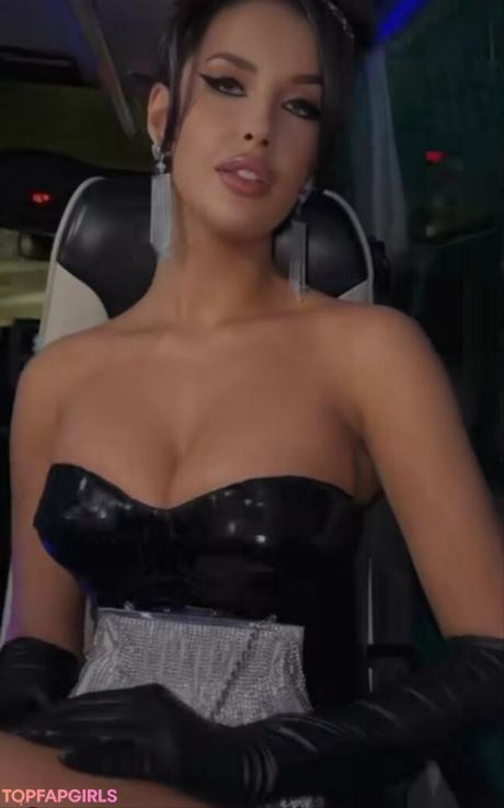 Liza nude leaked OnlyFans photo #5