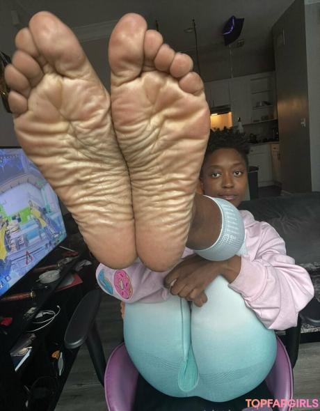 Littleebonyfeet nude leaked OnlyFans photo #262