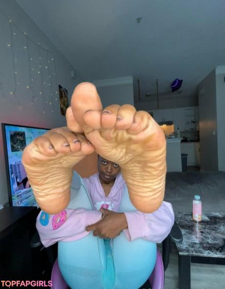 Littleebonyfeet nude leaked OnlyFans photo #268