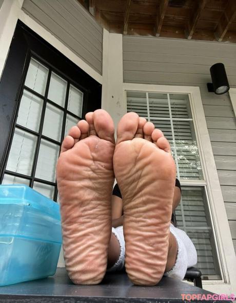 Littleebonyfeet nude leaked OnlyFans pic