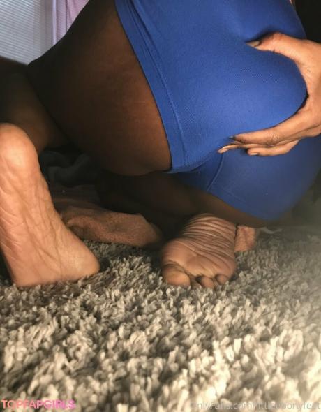 Littleebonyfeet nude leaked OnlyFans photo #35