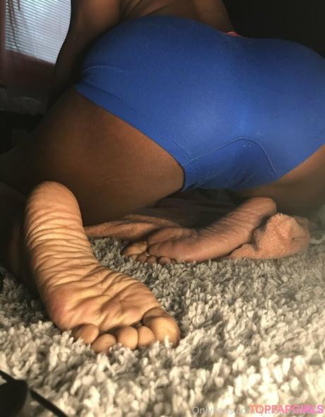 Littleebonyfeet nude leaked OnlyFans photo #36