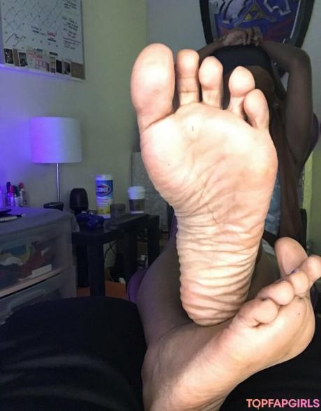 Littleebonyfeet nude leaked OnlyFans photo #69