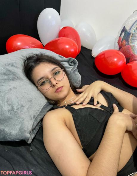 Hellen nude leaked OnlyFans photo #8