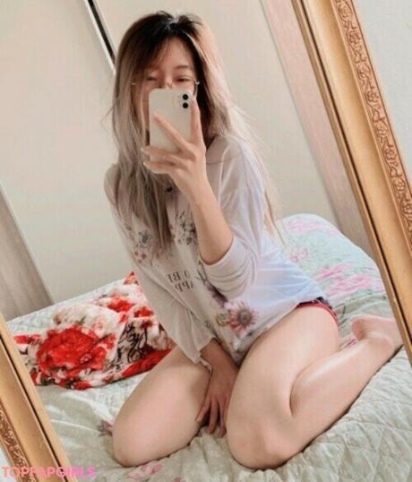 Yukimochi nude leaked OnlyFans photo #3
