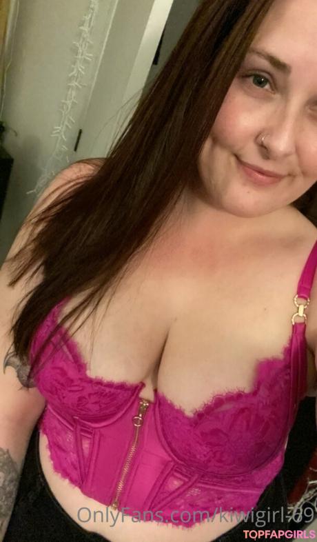 Kiwigirl-69 nude leaked OnlyFans photo #5