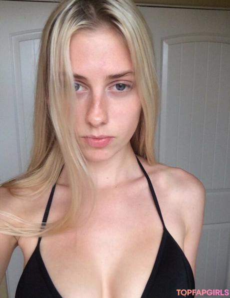 Beatrix nude leaked OnlyFans photo #4