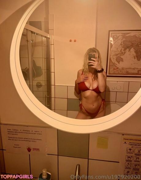 Beatrix nude leaked OnlyFans photo #7