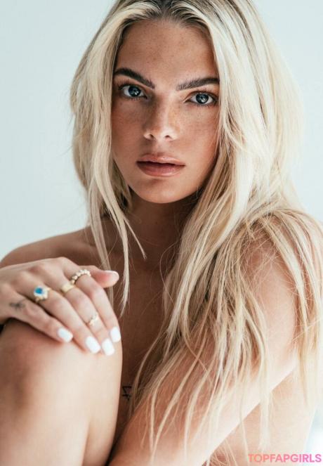 Louisa nude leaked OnlyFans photo #4
