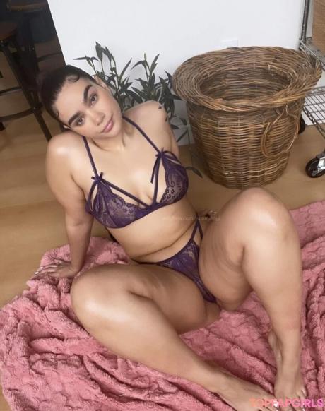 Kueenkatia nude leaked OnlyFans photo #9