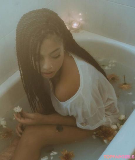 Kiana nude leaked OnlyFans photo #20